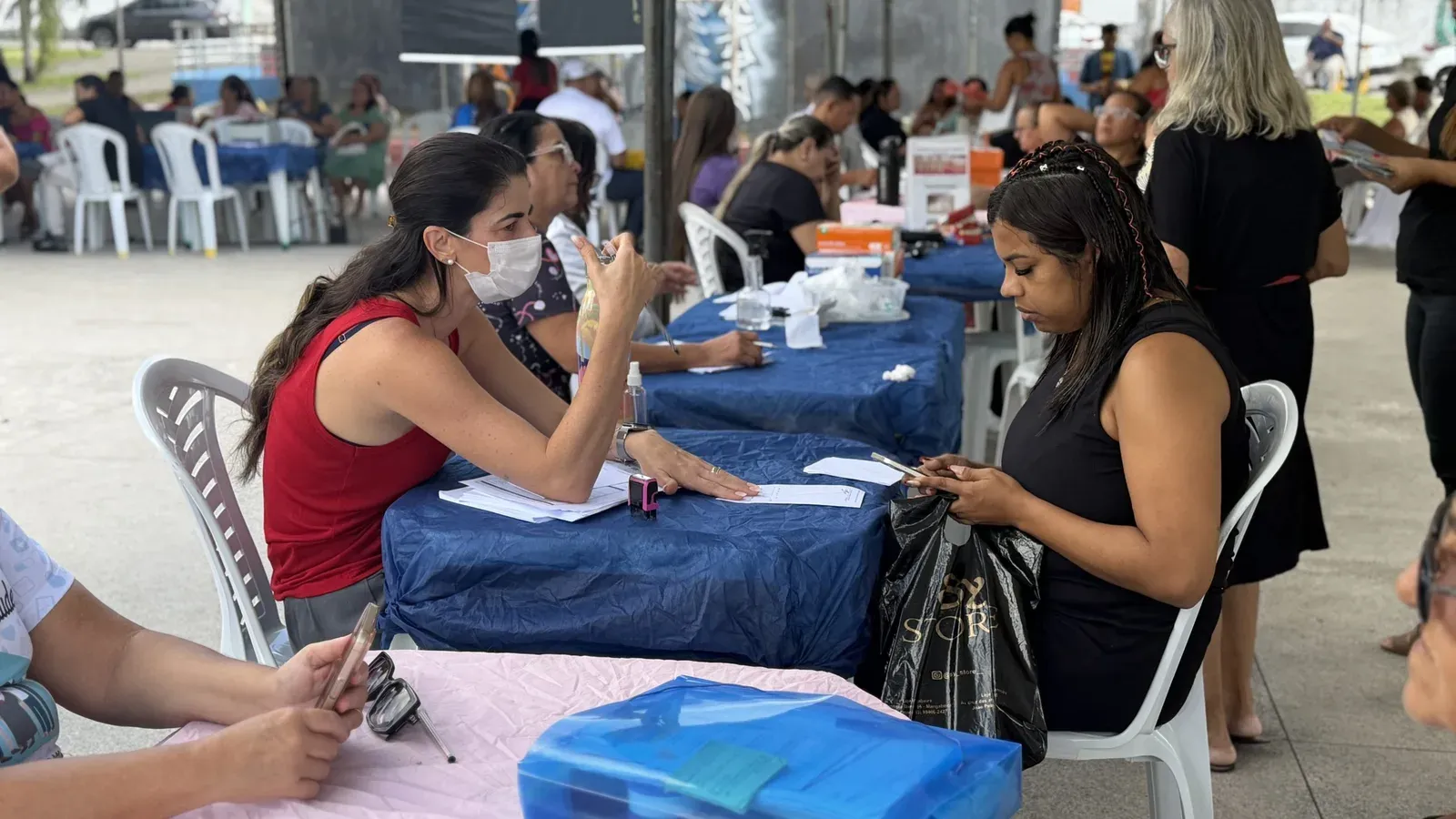 Atendimento à população durante ação da Caravana do Cuidar em João Pessoa